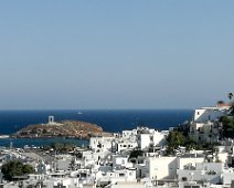 Naxos 2017 Kastell mit Portara im Hintergrund von unserer Dachterasse aus
