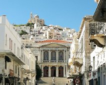 Syros 2017 Straße zum Rathaus